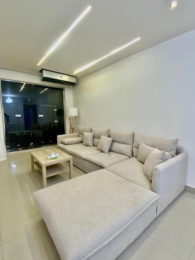 Hyat Apartment *