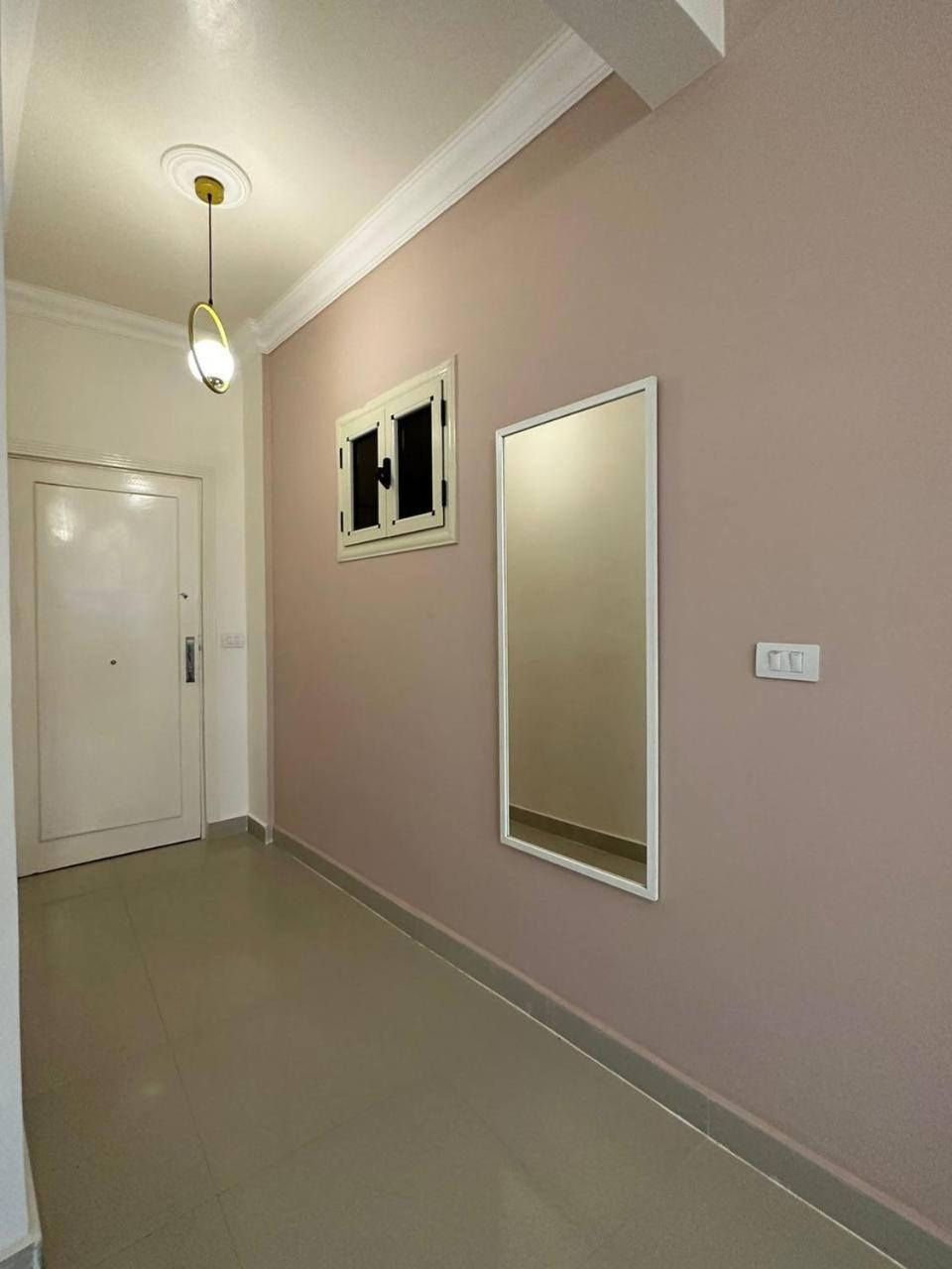Hyat Apartment *